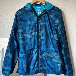 Reebok play dry lightweight zip up windbreaker jacket